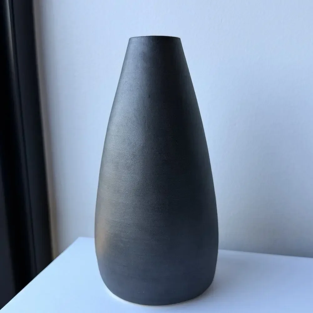 Material Good Pod Bud Vase Lauren Burman Pottery Matte Black Blackboard 6 1/2
